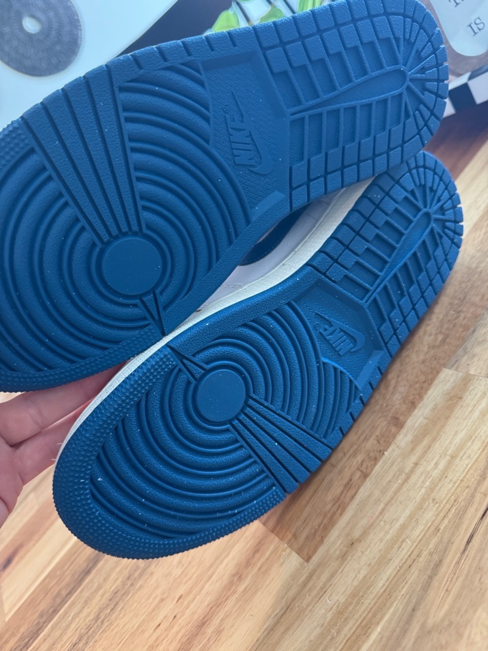 Nike Air Jordan 1 Mid Sneakers - Picture 7 of 8